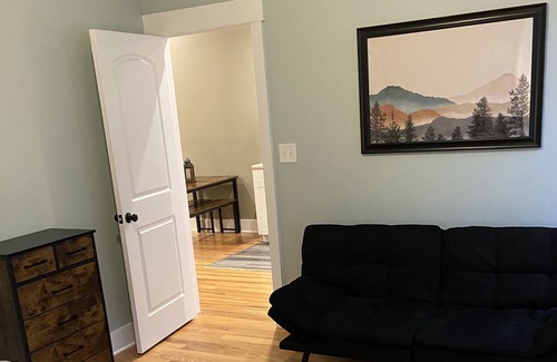 Maysville Apartment | Spacious 2 Bedroom Apartment in Downtown Entertainment District