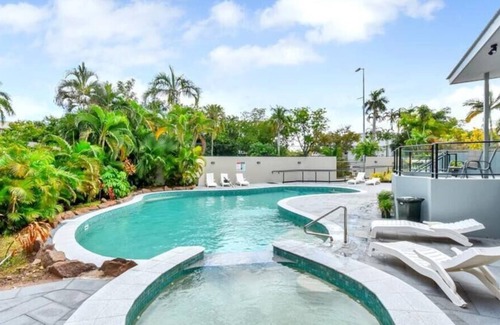 Darwin City Centre Apartment | Spacious 2 bedroom apartment in central location