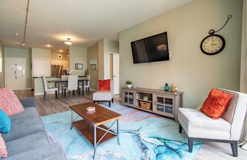 Belltown Condo | Spacious 2 Bedroom Condo with Pool!