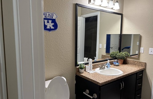 Lexington Apartment | Spacious 2 bedroom home, close to UK/Keeneland/Fayette Mall/Summit at Fritz Farm