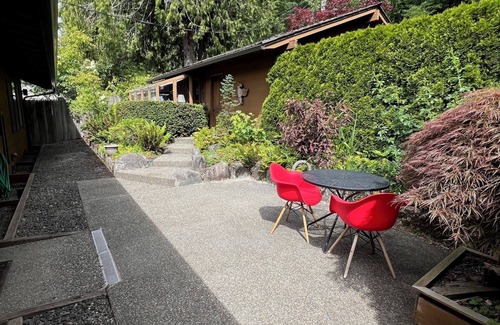 Belfair House | Spacious 2 bedroom home with 2 bedroom cabin on the water at Hood Canal.