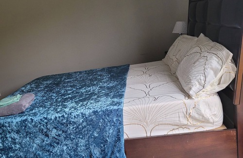 Houston House | Spacious 2-bedroom house with WiFi and AC in awesome Houston. A Home for You!
