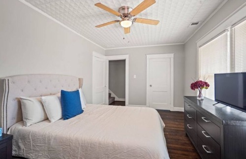 Riverview Apartment | Spacious 2 Bedroom 10 minutes from downtown Kansas City