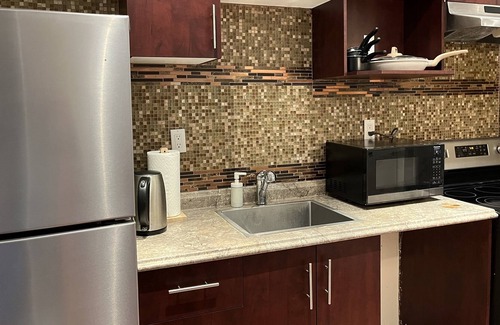 Cote-Saint-Paul Apartment | Spacious 2 bedrooms Apt 7Mn to Metro