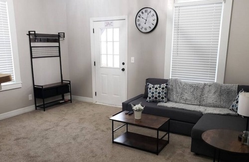 Ludlow House | Spacious 2 BR home minutes from Downtown Cincy!