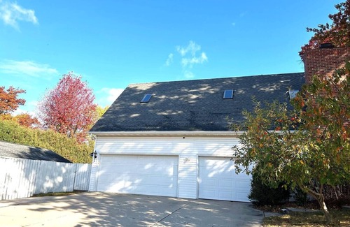 Ashwaubenon House | Spacious 2-story, 5-BR house in Titletown area, 1.5 mile to Lambeau
