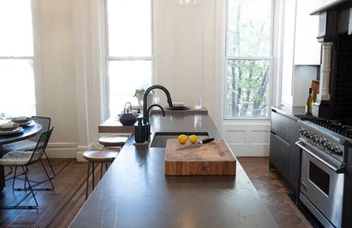 Ocean Hill House | SPACIOUS 2-STORY Brownstone House 4 ppl | BED STUY