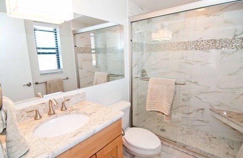 Treasure Island Condo | Spacious 2 story condo, clean decor 3BR, 2.5 BA. 2 Floors, Pool Waterfront