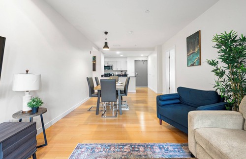 South of Washington Apartment | Spacious 2bd/2ba in Southend Boston 9332