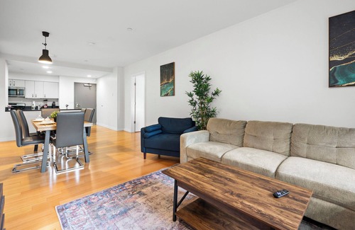 South of Washington Apartment | Spacious 2bd/2ba in Southend Boston 9332