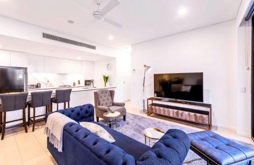 South Brisbane Apartment | Spacious 2Bed Apartment plus Nook with River View