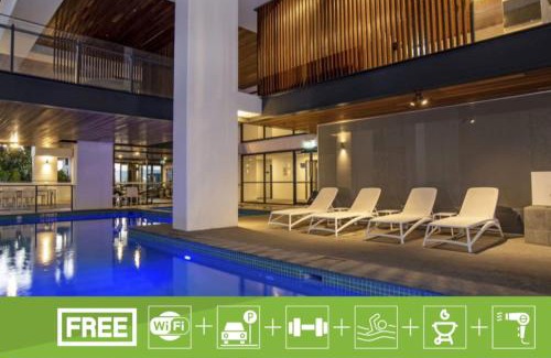 South Brisbane Apartment | Spacious 2Bed Apartment plus Nook with River View