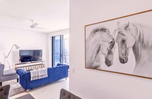 South Brisbane Apartment | Spacious 2Bed Apartment plus Nook with River View