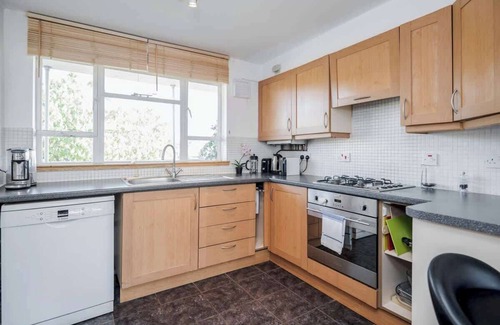 Holland Park Apartment | Spacious 2bed in top location Holland Park-N Hill