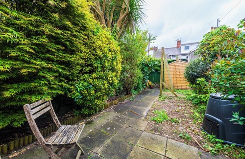 Roath House | Spacious 2Bed W/Backyard 1.2 Mi To Cardiff Castle