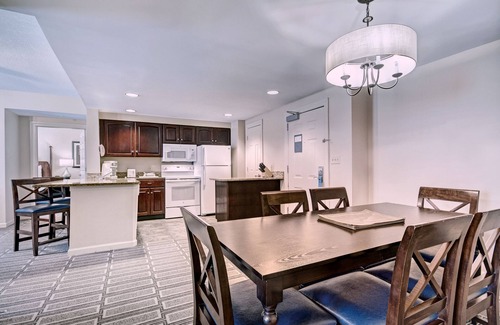 Old Town West Resort | Spacious 2BR 10 Minutes South of DC w/FREE WiFi, Free Parking and Metro Access