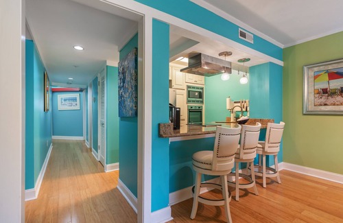 Briarcliffe Acres Condo | Spacious 2BR/2BA Condo – Steps from the Beach & Barefoot Landing