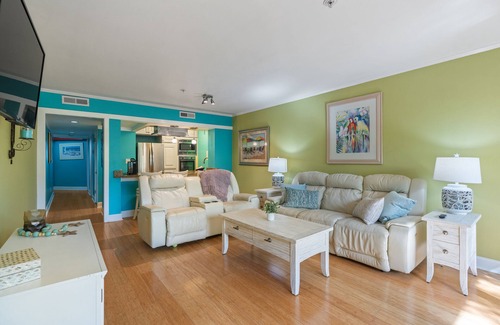 Briarcliffe Acres Condo | Spacious 2BR/2BA Condo – Steps from the Beach & Barefoot Landing