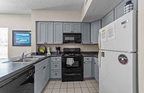 Red Hill Condo | Spacious 2BR/2BA Golf Villa that sleeps 8 at Famous Legends Golf Course