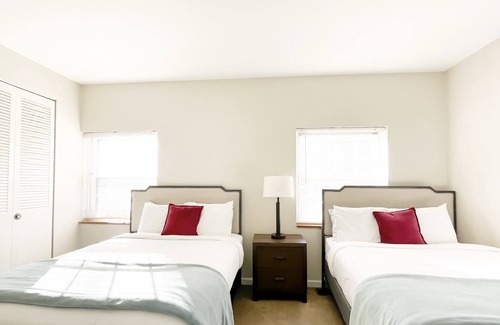 Grand Rapids Apartment | Spacious 2BR Apartment in Historic Heritage Hill