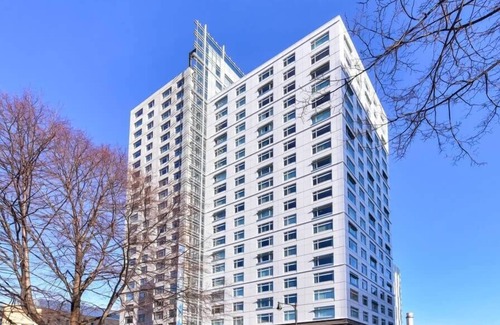 East Cambridge Apartment | Spacious 2BR Apartment | Kendall Square | Kitchen | Washer/Dryer | by GLS