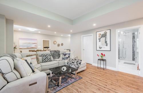 Cooksville Villa | Spacious 2BR APT in Cliff Road & Queensway close to China Town, Mississauga