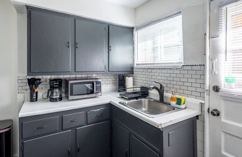 Kettering Apartment | Spacious 2BR Apt w/Remote Work Setup & Laundry