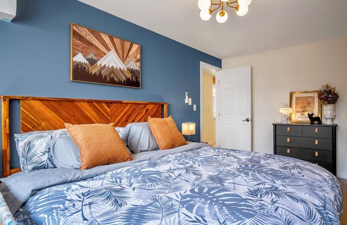 Ballard Apartment | Spacious 2BR Ballard Retreat w/AC and Fenced Yard