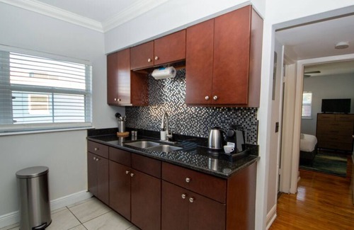 Virginia Park Apartment | Spacious 2BR by Virginia Park Neighborhood
