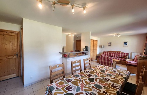 Samoens Apartment | Spacious 2BR + Cabin Near Ski Lifts, Lake, Pool - Résidence le Pas au Loup