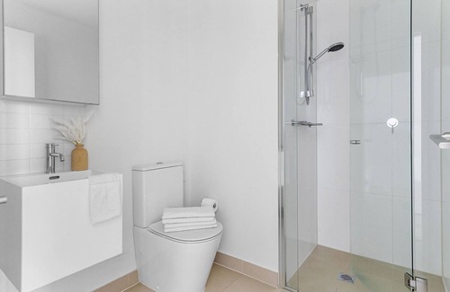 Southbank Apartment | Spacious 2BR City Apt, Panoramic Views & Parking