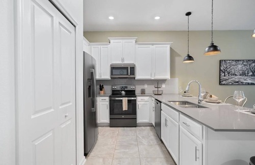 Four Corners House | Spacious 2BR Condo | Game Room & Resort Amenities