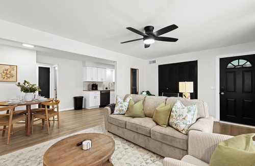Royal Oak Apartment | Spacious 2BR Flat near Downtown Royal Oak