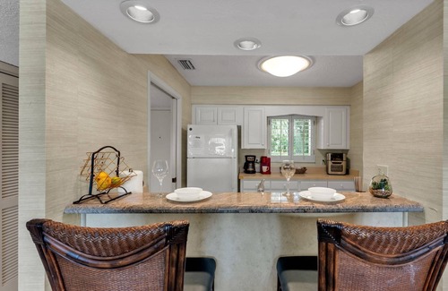 Wesley Chapel Condo | Spacious 2BR Golf Course Condo w/Large Patio, 4 Queen Beds & Workspaces – Perfect for Any Getaway!