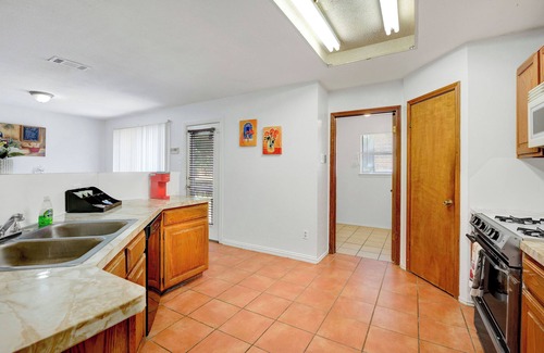 Buckner Terrace - Everglade Park House | Spacious 2BR home near Downtown Dallas