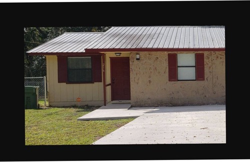 Palatka Apartment | Spacious 2BR in Duplex - left