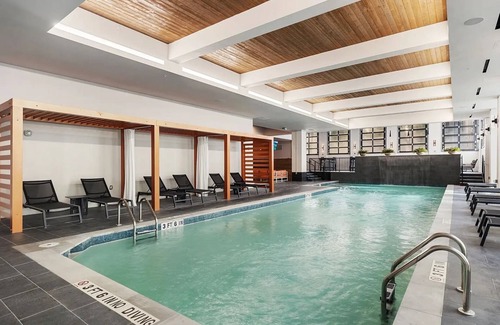 Downtown Houston Apartment | Spacious 2BR Luxury Home @ Walkable to Downtown Skyline Views