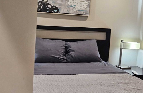 Boyle Heights Hotel | Spacious 2BR modern living in Central Eastside location