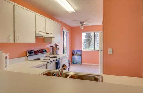 New Smyrna Beach House | Spacious 2BR Townhome in Venetian Villas