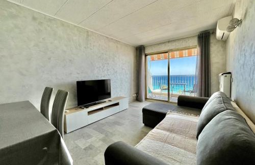 Fabron Apartment | Spacious 2P Terrace with sea view