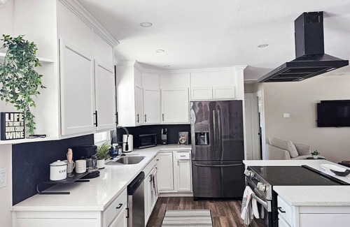 Bayshore Gardens House | Spacious 3/2 w fenced yard - 5 to IMG & SRQ