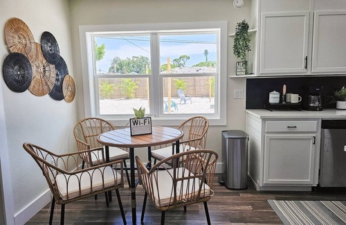 Bayshore Gardens House | Spacious 3/2 w fenced yard - 5 to IMG & SRQ