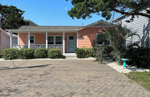 Cherry Grove Beach House | Spacious 3-bedroom 2-bathroom house Sleeps 10 pet friendly in Cherry Grove Beach