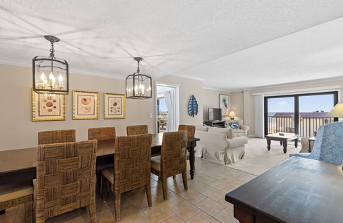 Ormond Beach Condo | Spacious 3 bd 3 bath unique condo on no drive beach. Lg. deck, for entertaining