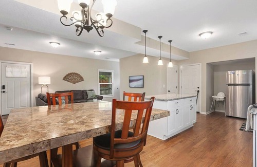 Southmoreland House | Spacious 3 Bd Home w/Fully Equipped Kitchen! 43