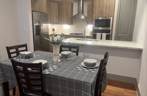 The Galleria Apartment | Spacious 3 Bed/2.5 Bath Apartment in the Galleria