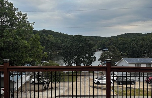 Roach House | Spacious 3 bed - 3bath lake view and access home close to Ball Parks National.