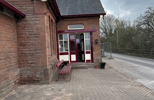 Langwathby Cottage | Spacious 3 bed apartment - pet friendly - Scotsman a spotless & unique 3 bed cottage with EV & free parking near lakes