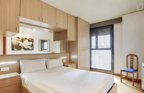 Diagonal Mar i el Front Maritim del Poblenou Apartment | Spacious 3-bed apartment with balcony and pool access