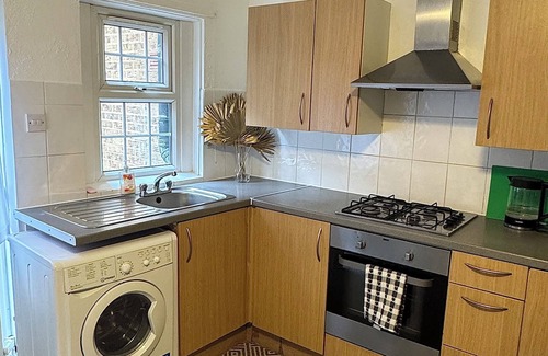 Whitechapel Apartment | Spacious 3 bed apartment in Central London